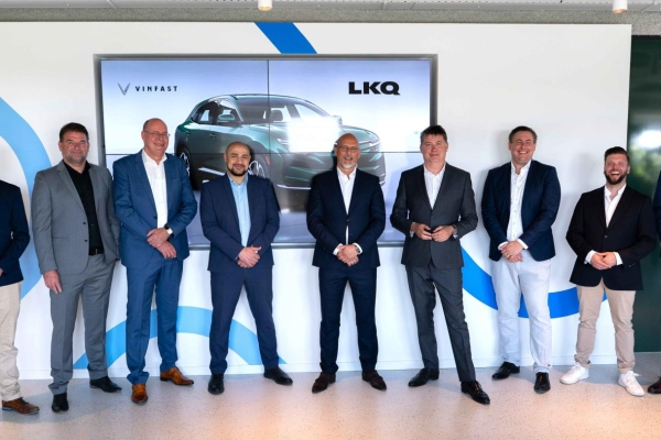 VINFAST VÀ LKQ NETHERLANDS CÔNG BỐ HỢP TÁC CHIẾN LƯỢC VỀ MẠNG LƯỚI DỊCH VỤ VÀ HẬU MÃI