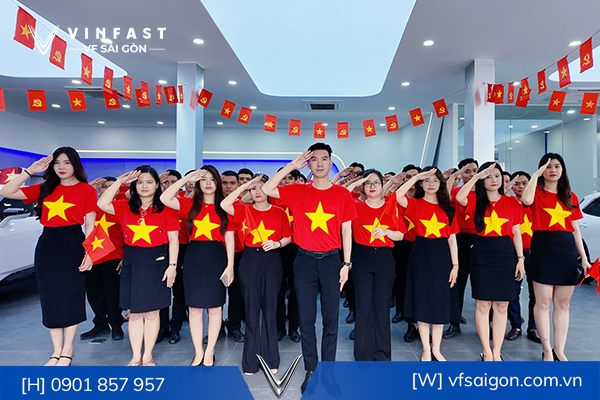 CÙNG VINFAST VF SÀI GÒN HÒA MÌNH TRONG MÀU CỜ TỔ QUỐC